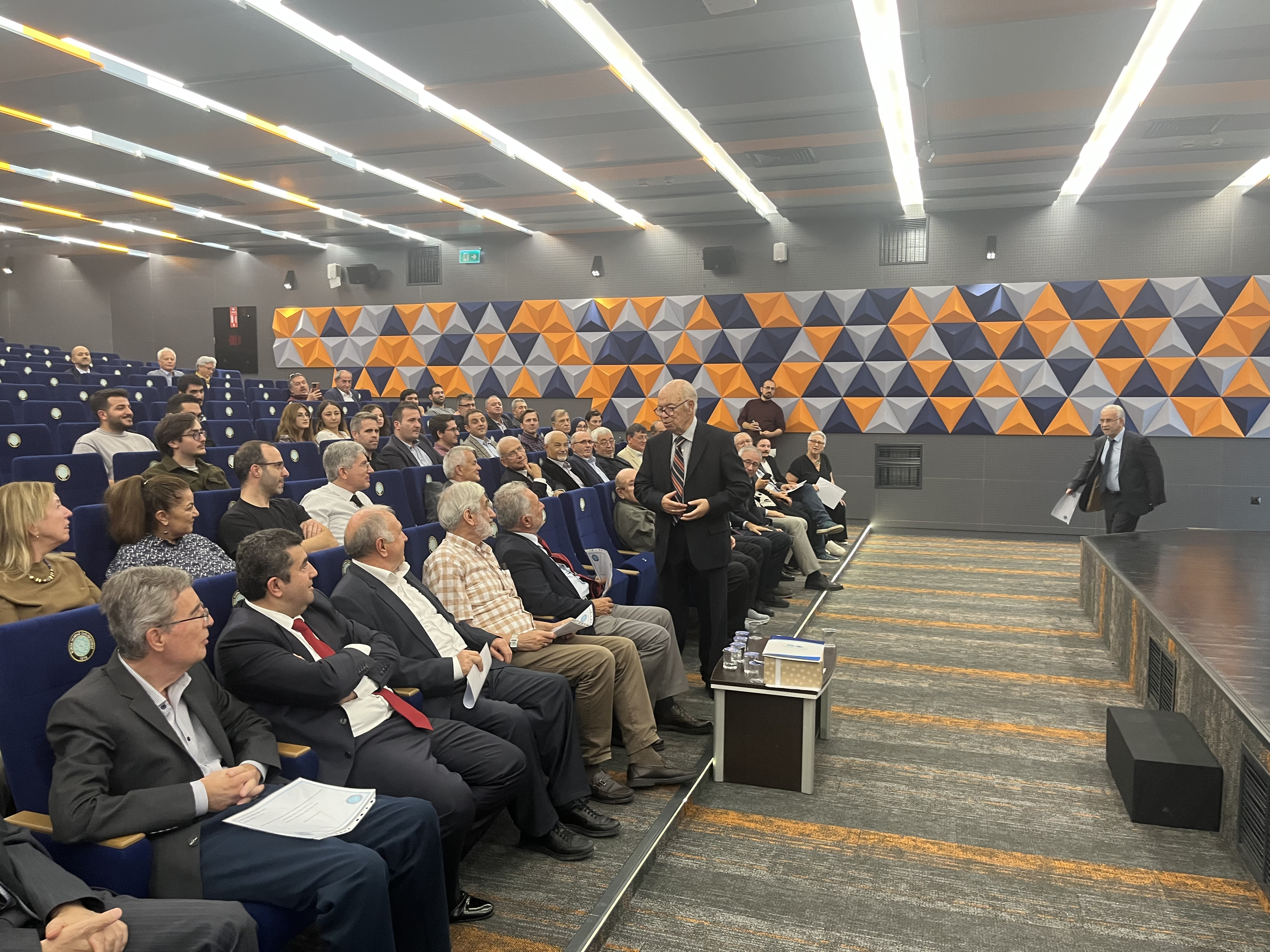 Makine Mühendisliği Bölümümüzün 50. Kuruluş Yıl Dönümü Seminer Etkinliği Gerçekleştirildi